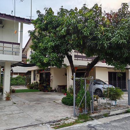 Little Cozy Homestay كوتا بْهارو المظهر الخارجي الصورة