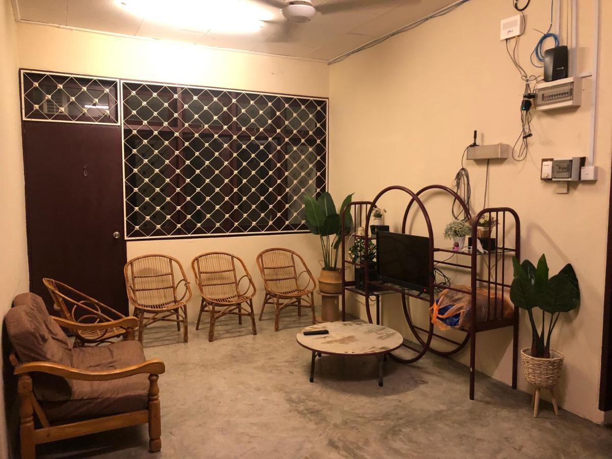 Little Cozy Homestay كوتا بْهارو المظهر الخارجي الصورة